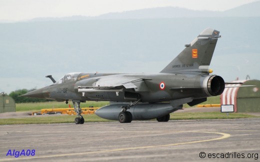 Mirage F-1 CT en configuration typique d'assaut