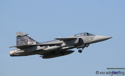 Gripen_2010_9245-v