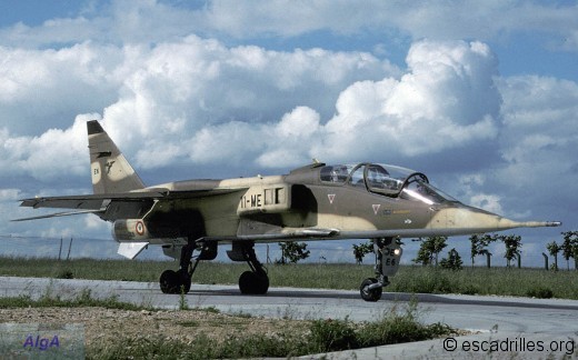 Jaguar E du 2/11 vu sur la BA-136 en 1988