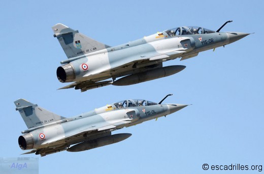 Patrouille de 2000B au décollage en mai 2011