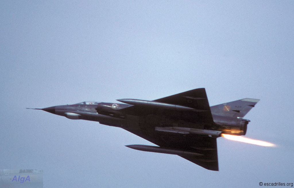 Mirage IIIE du 3/2 en 1980 avec le moteur fusée