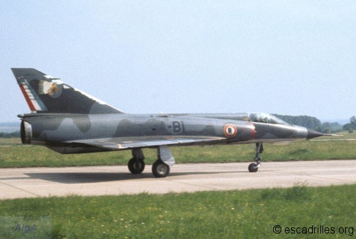 Mirage IIIE du La Fayette au roulage à Frescaty en 1973