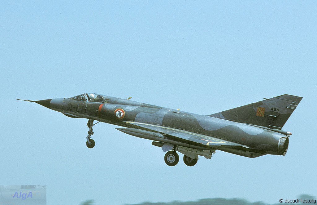 Mirage IIIE au décollage en 1984 (configuration R530 - 500 l)