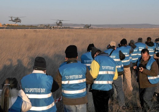 Les photographes mitraillent les 4 hélicoptères CSAR au TLP 2012-1