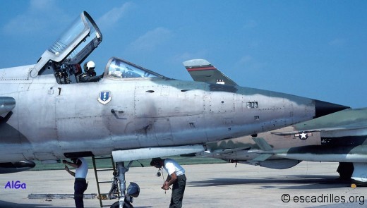 F105B_1980_ pilote_3