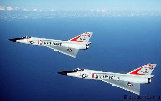 Largement supérieur au F-102, le Six ne fut construit qu'à 350 exemplaires