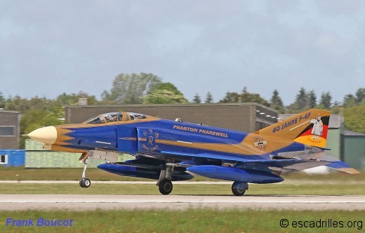 Sur l'entrée d'air du "Bunte Mühle", les insignes des 4 escadres de F-4F