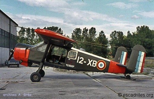 « 12-XB » n°7 de la 12è EC (1966), il a conservé son bâti court sans volets de capot et la porte non modifiée