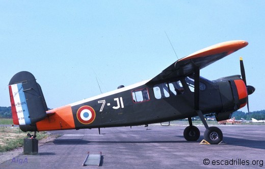 Vu  en 1978, ce Brou de la 7 avec drapeau tricolore