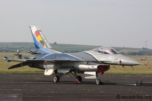 Le F-16 belge qui nous fait une belle démo