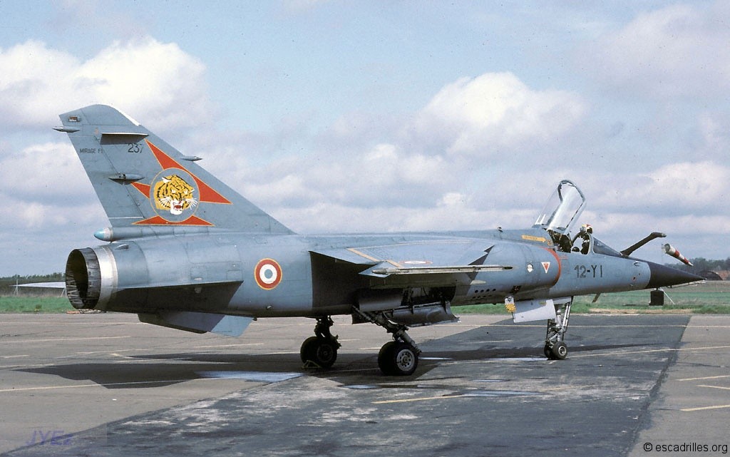 F-1 12-YI 1982
