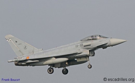 Typhoon_2014_11-10_fb