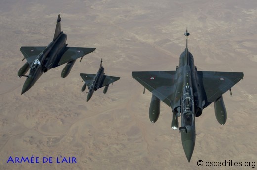 Photographiés ici pendant l'opération Serval, une patrouille de 2000D au ravitaillement