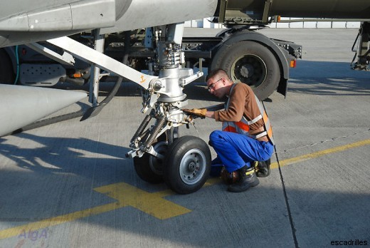 Rafale technicien train-avant