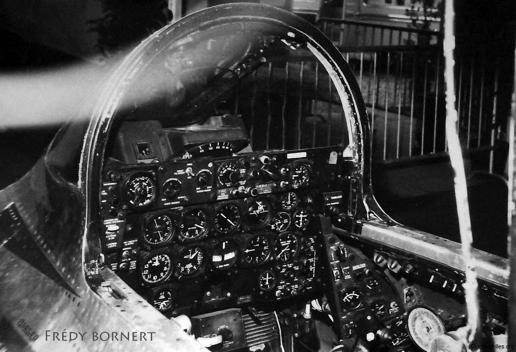F84F_cockpit_fb-