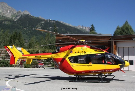 EC145 9217 F-ZBQG vu à Courchevel le 09.08.2012