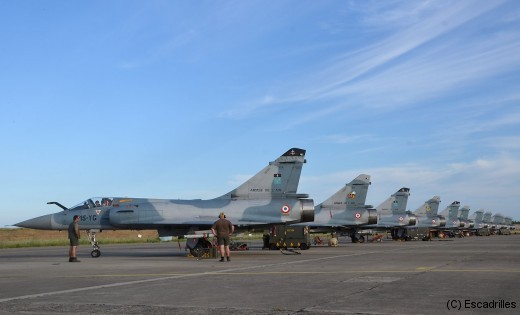 Tarmac plein et hangar vide: le bonheur des mécaniciens et des pilotes (ici le 2/5 à Zara en 2012)