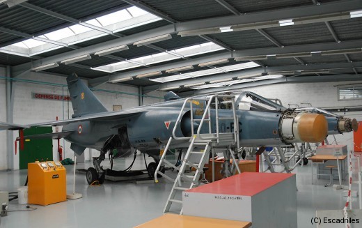 C'est à l'Ecole de Rochefort que sont formés la plupart des techniciens aéronautiques