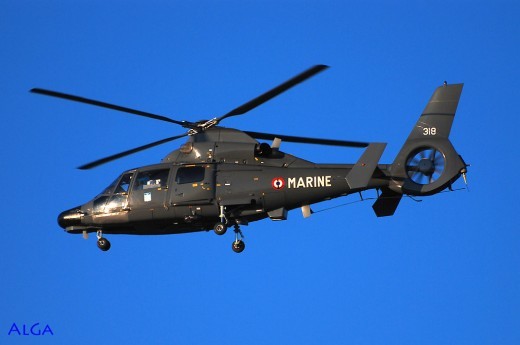 Dauphin de la 35F: le sauveteur des pilotes s'ils viennent à se retrouver dans l'eau
