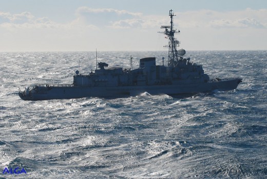 Une frégate anti-sous-marine est indispensable à la protection contre les intrusions des submersibles