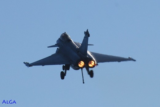Rafale: 18 avions à bord, des deux flottilles, cela doit bien constituer un record