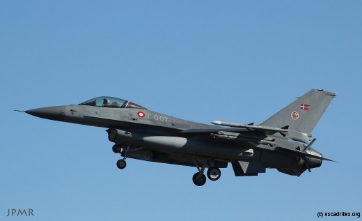 Un F-16 MLU de la RDAF