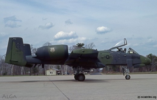 A10_CT-639_taxy_1983