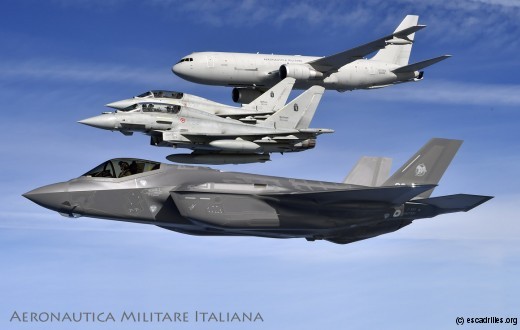 Une vue de l'armada italienne volant vers l'Ouest