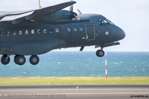 Arrivée du 1er CN-235 -300 à La Réunion, 4 juin 2015