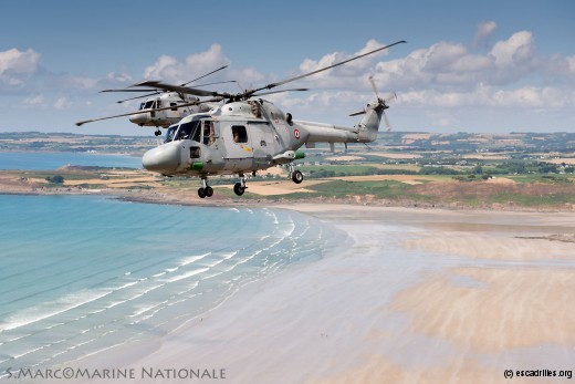 Patrouille de Lynx de la 34F au dessus d'une région superbe