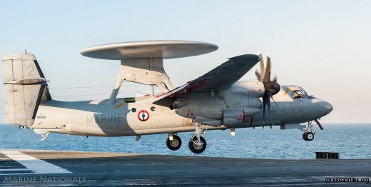 Premier catapulté, le Hawkeye de la 4F, clef de voute de la protection du GAN