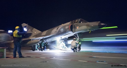 Le 17F-19 est préparé pour une mission de 'régénération' de nuit