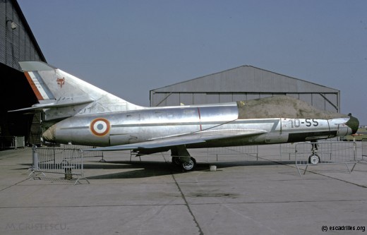 SMB2 en livrée naturelle, aux couleurs du 1/10 (Cambrai, 19 sept. 1971)