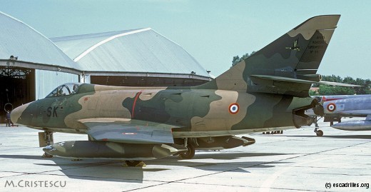 Premier camouflage 'à la vietnamienne' pour ce B2 du 1/10 vu en juin 1970 à Orange