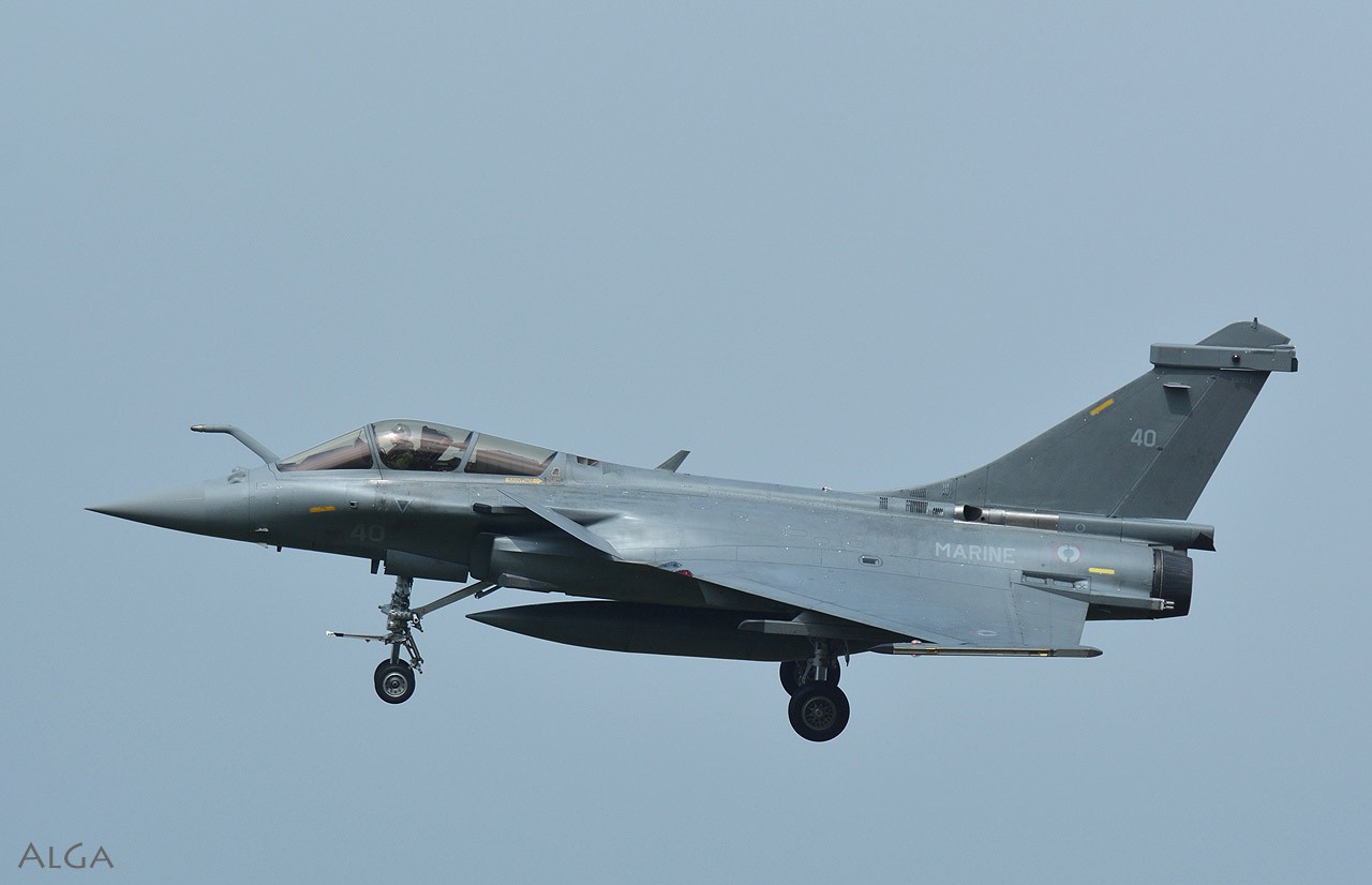 Le Rafale Vu Par Les Pilotes étrangers Chasse embarquée : le tout-Rafale - Escadrilles