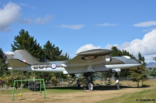 Ce Camberra ex-RNZAF et ex-RAAF trône devant le NZ Fighter Pilots Museum de Wanaka