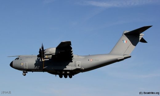 Vu en février 2017, le 053 'RBAK' porte l'insigne de l'ET 1/61
