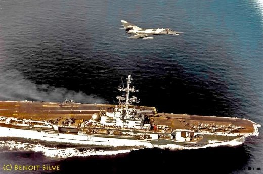 Retour au porte-avions, mais la mission n'est pas du tout termminée